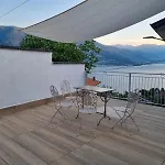 Pace Attraverso Gli Occhi Konukevi 3*